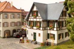 14010 Noch Blumenkästen Blühend Rot