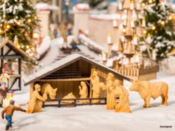 14394 Noch Weihnachtsmarkt-Krippe Mit Figuren In Holzoptik